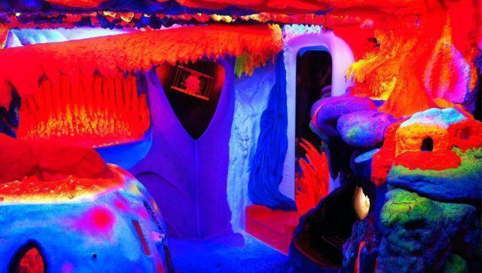 Electric Ladyland: Το πρώτο μουσείο τέχνης φθορισμού