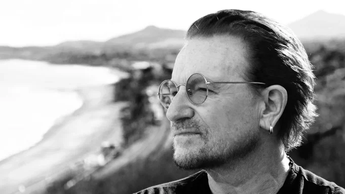 Ο Bono ανακοίνωσε την κυκλοφορία της Αυτοβιογραφίας του.