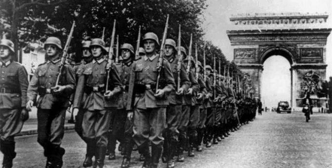 Σαν Σήμερα Οι Γερμανοί Ναζί Στρατιώτες Μπαίνουν Στο Παρίσι