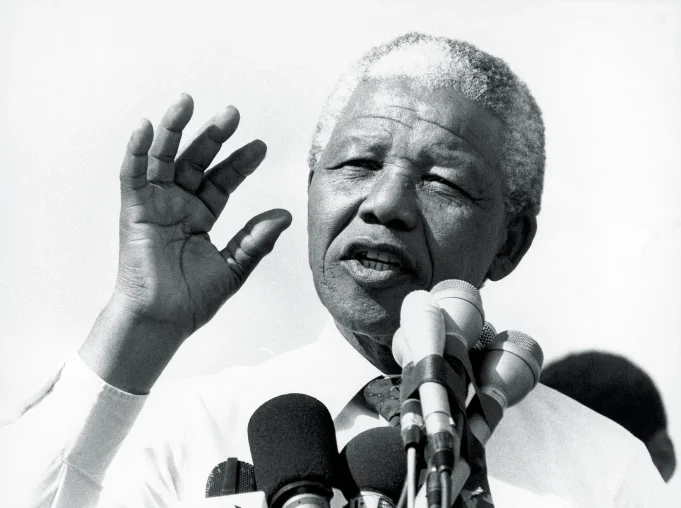 Σαν Σήμερα Γεννήθηκε ο Νέλσον Μαντέλα