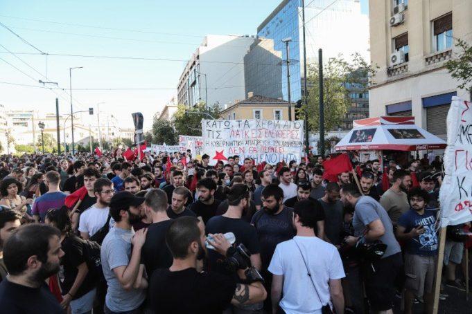 Παρέμβαση του Δημάρχου Αθηναίων για να μπει όριο στην “παράλυση” του κέντρου από πορείες, συγκεντρώσεις και άλλες εκδηλώσεις.