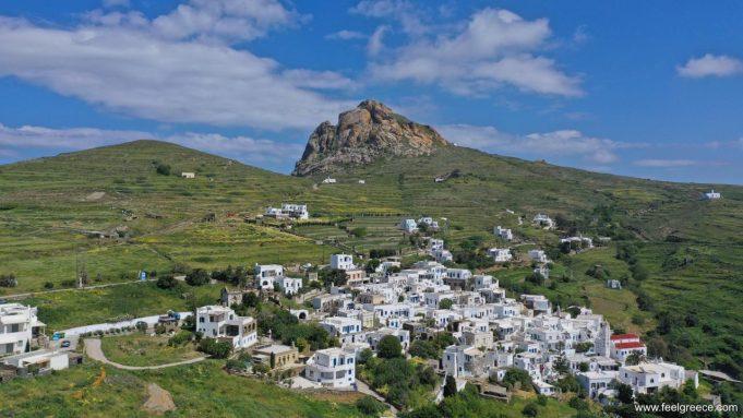 Το ελληνικό χωριό που δεν έχει πλατεία και μοιάζει με λαβύρινθο