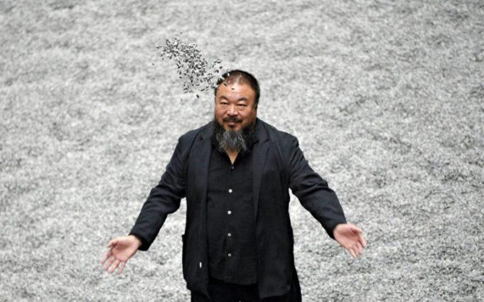 Ai-Weiwei: Το τεράστιο γυάλινο γλυπτό, φόρος τιμής στα θύματα του κορονοϊού